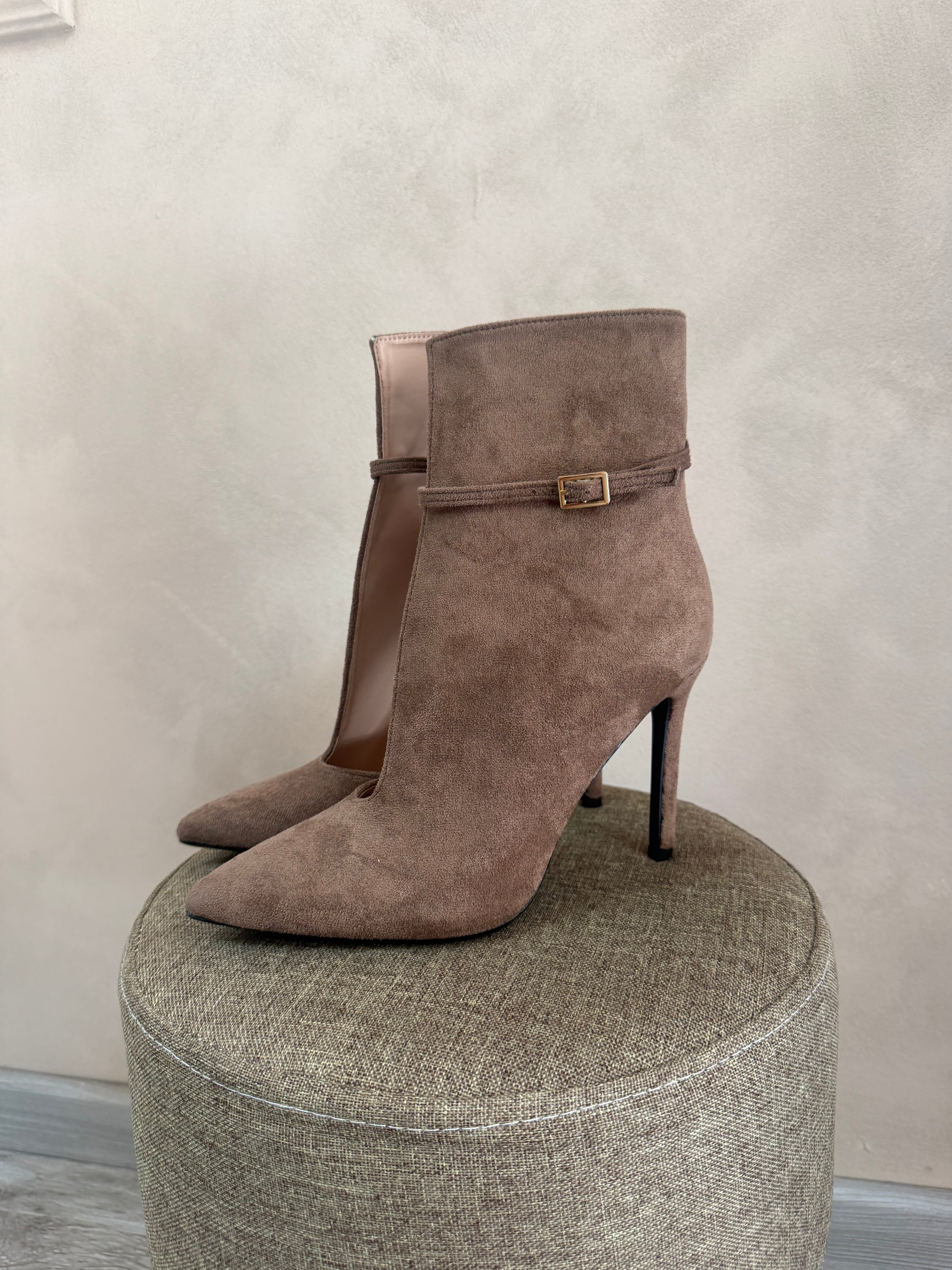 Tacco Taupe Élégance